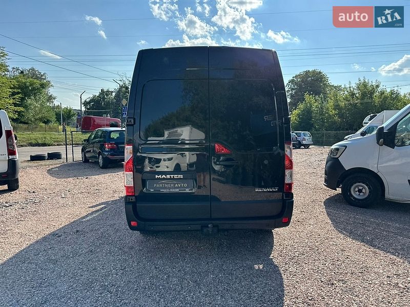 Вантажний фургон Renault Master 2018 в Рівному