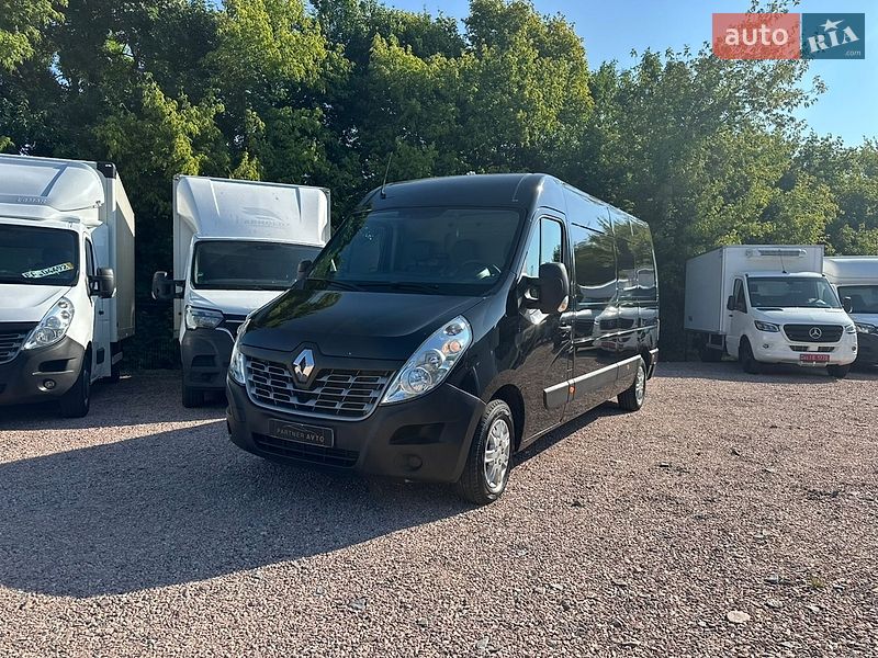 Вантажний фургон Renault Master 2018 в Рівному