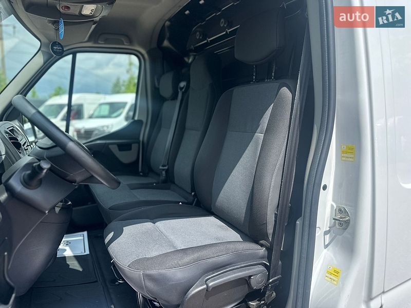 Вантажний фургон Renault Master 2018 в Рівному