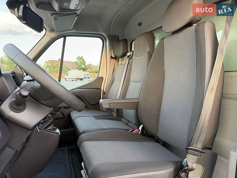 Вантажний фургон Renault Master 2023 в Дубні