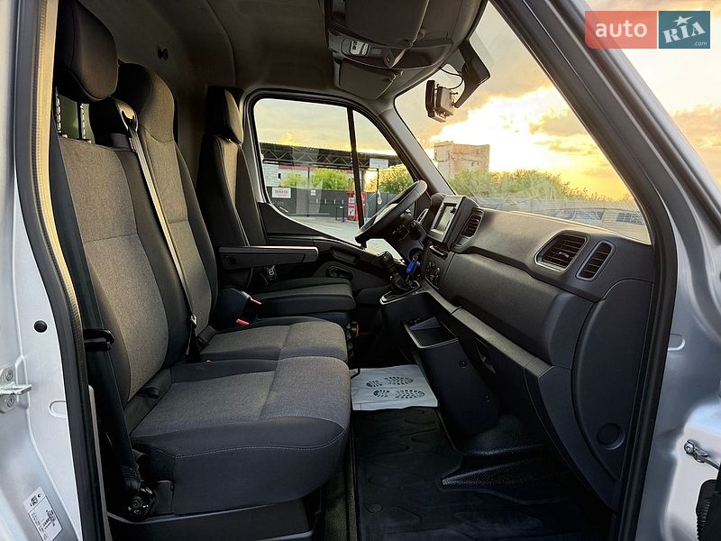 Вантажний фургон Renault Master 2023 в Дубні
