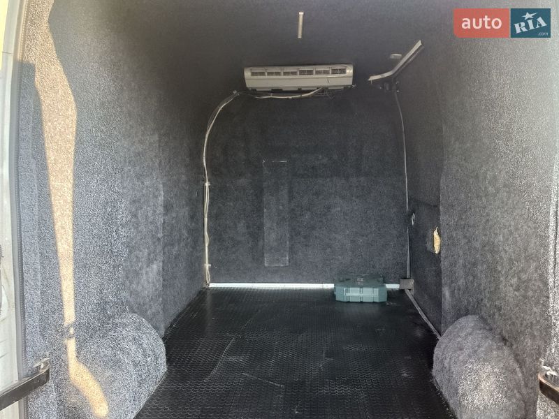 Грузовой фургон Renault Master 2013 в Броварах