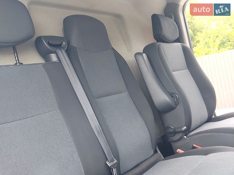 Грузовой фургон Renault Master 2019 в Млинове фото 35 Грузовой фургон Renault Master 2019 в Млинове