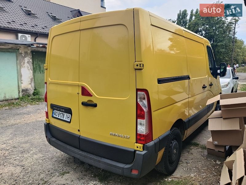 Вантажний фургон Renault Master 2013 в Мукачевому