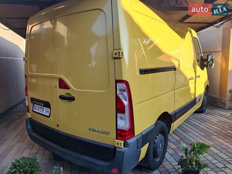 Вантажний фургон Renault Master 2013 в Мукачевому