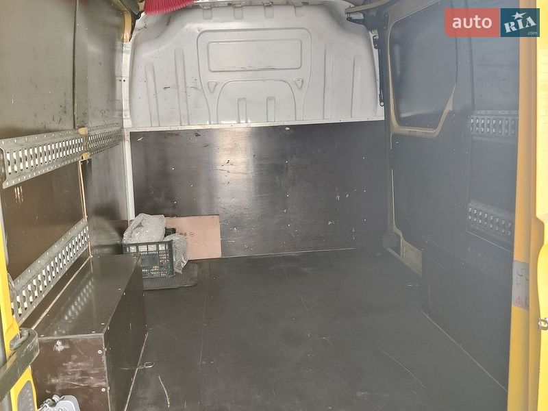 Вантажний фургон Renault Master 2013 в Мукачевому
