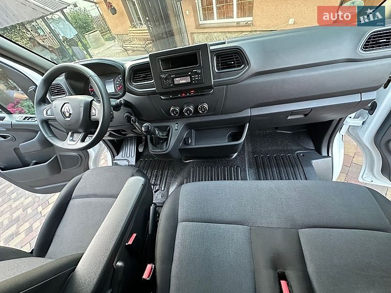 Вантажний фургон Renault Master 2022 в Калуші