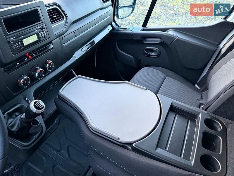 Вантажний фургон Renault Master 2021 в Дніпрі