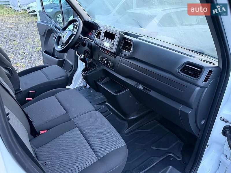 Вантажний фургон Renault Master 2021 в Дніпрі