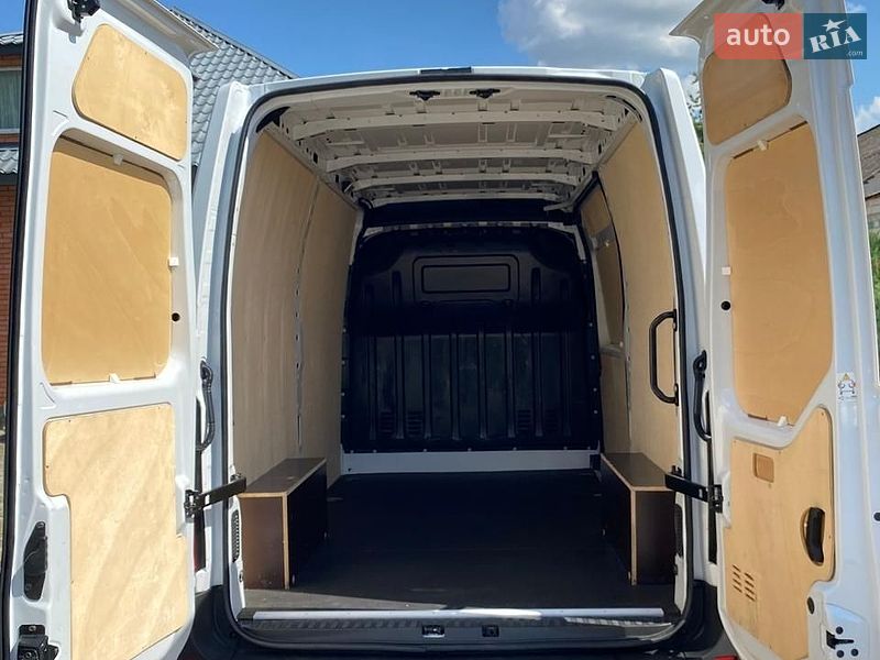 Вантажний фургон Renault Master 2022 в Умані