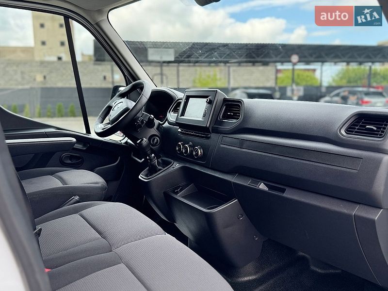 Грузовой фургон Renault Master 2023 в Дубно