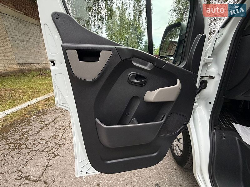 Микроавтобус Renault Master 2017 в Корце фото 20 Микроавтобус Renault Master 2017 в Корце
