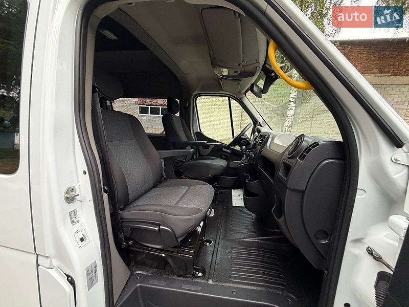 Микроавтобус Renault Master 2017 в Корце фото 38 Микроавтобус Renault Master 2017 в Корце