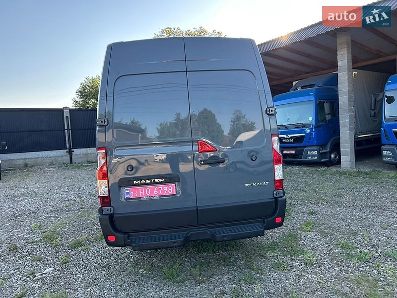 Вантажний фургон Renault Master 2022 в Хусті