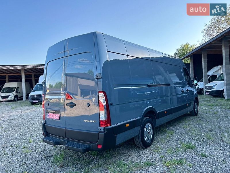 Вантажний фургон Renault Master 2022 в Хусті
