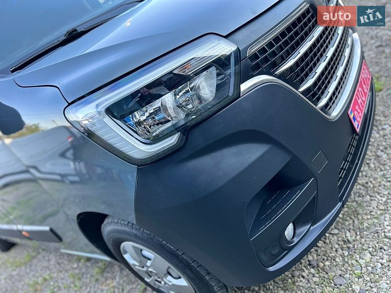 Вантажний фургон Renault Master 2022 в Хусті