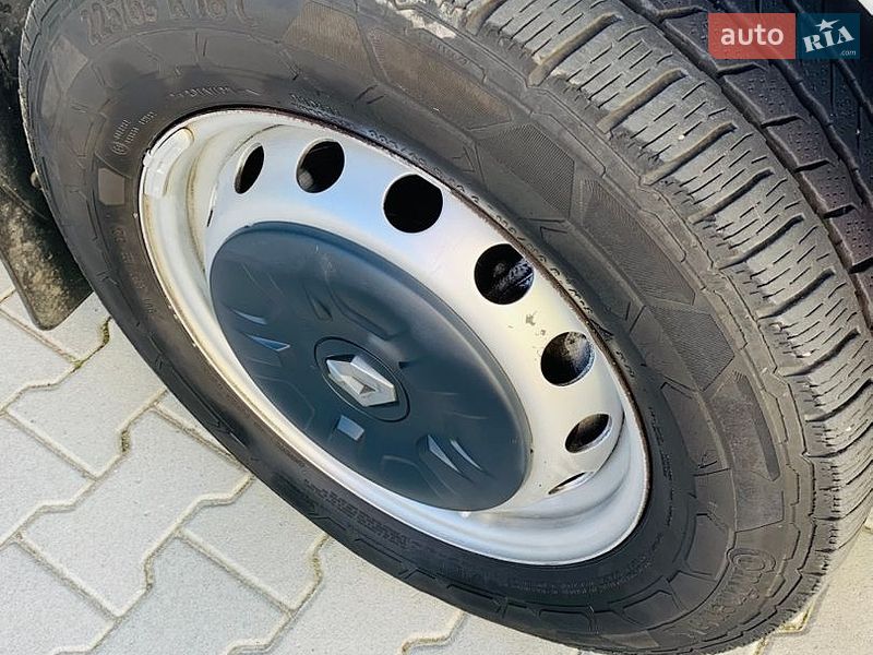 Вантажний фургон Renault Master 2020 в Львові