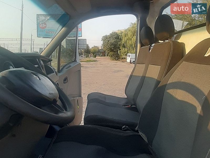 Грузовой фургон Renault Master 2004 в Ровно