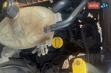 Вантажний фургон Renault Master 2004 в Рівному