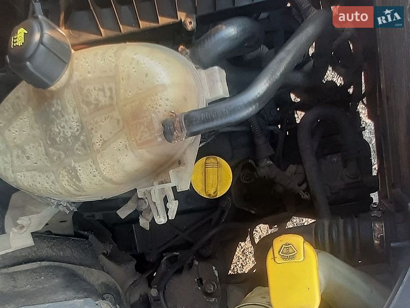 Вантажний фургон Renault Master 2004 в Рівному