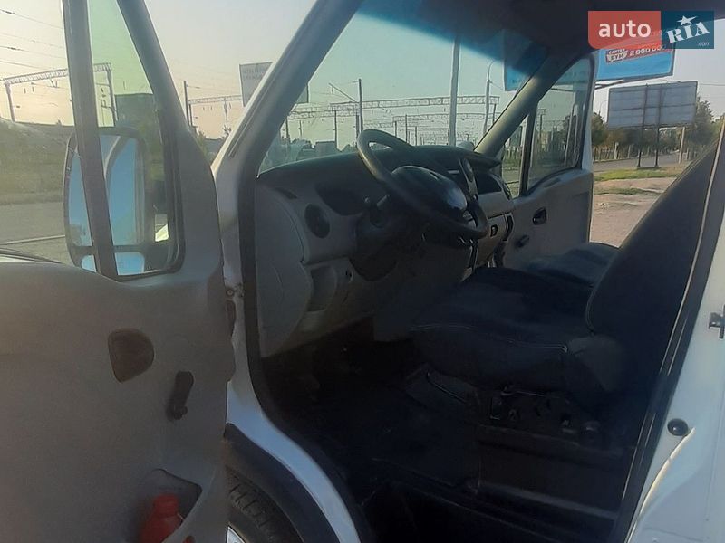 Грузовой фургон Renault Master 2004 в Ровно