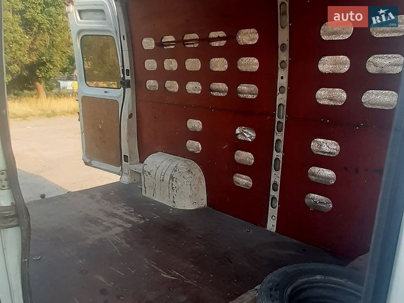 Грузовой фургон Renault Master 2004 в Ровно
