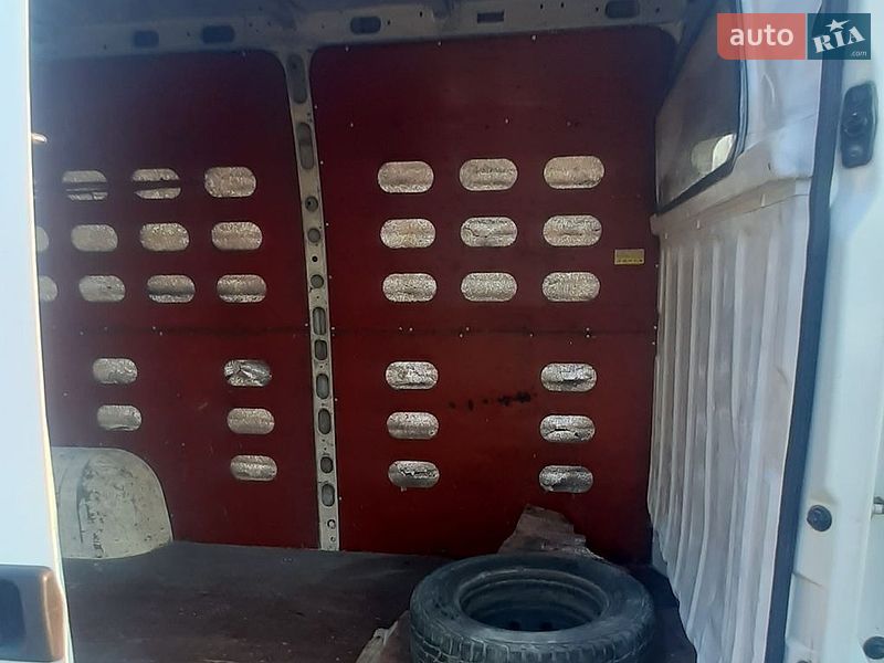 Грузовой фургон Renault Master 2004 в Ровно