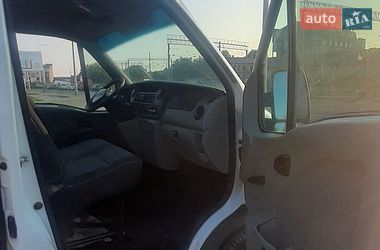 Вантажний фургон Renault Master 2004 в Рівному