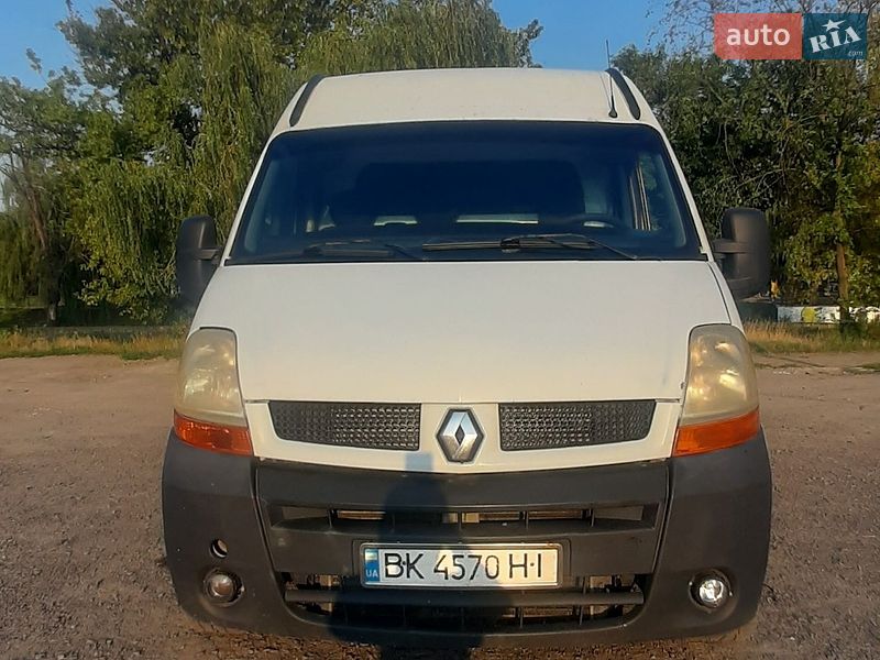 Вантажний фургон Renault Master 2004 в Рівному