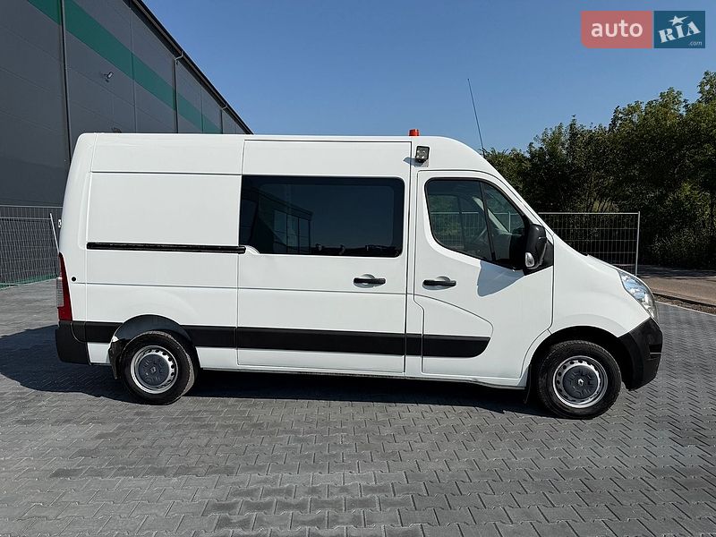 Вантажний фургон Renault Master 2015 в Тернополі