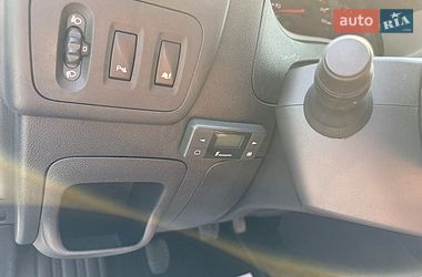 Вантажний фургон Renault Master 2015 в Тернополі