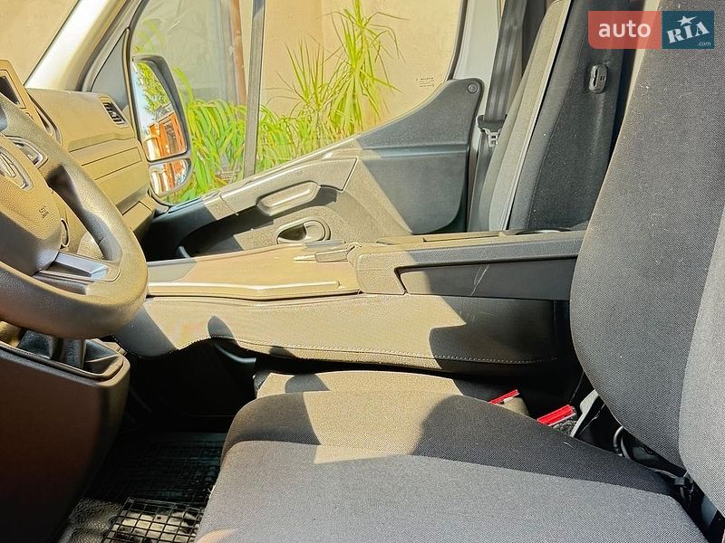 Вантажний фургон Renault Master 2022 в Києві