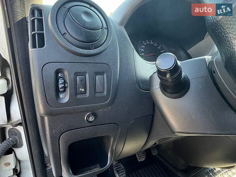Вантажний фургон Renault Master 2014 в Львові