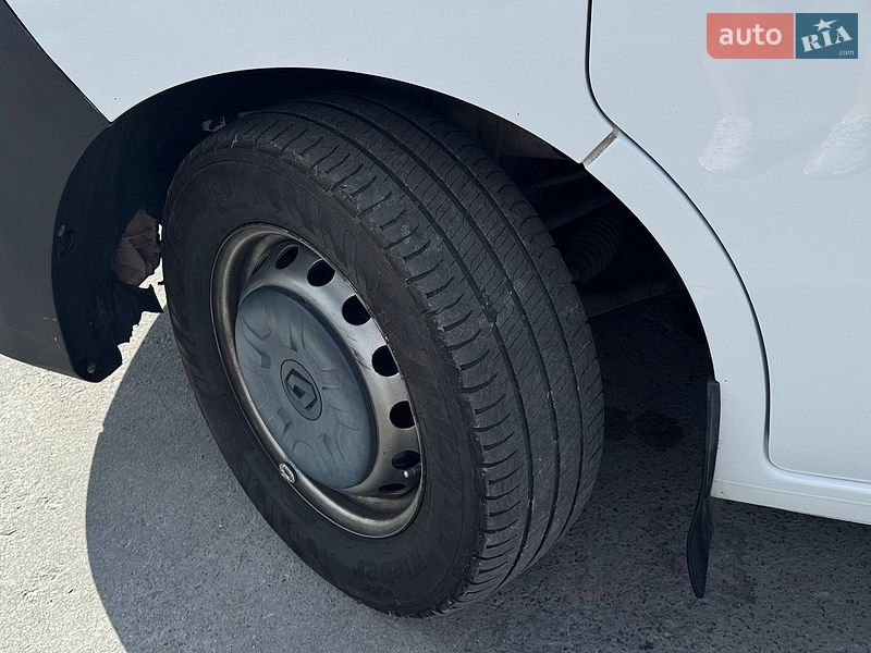 Вантажний фургон Renault Master 2021 в Рівному