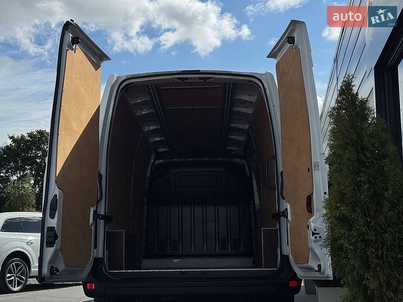 Вантажний фургон Renault Master 2021 в Рівному