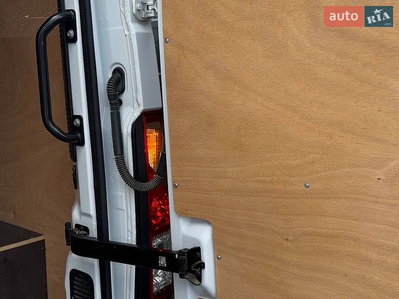 Вантажний фургон Renault Master 2021 в Рівному