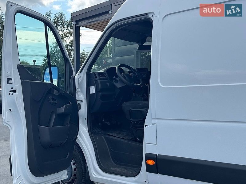 Вантажний фургон Renault Master 2021 в Рівному