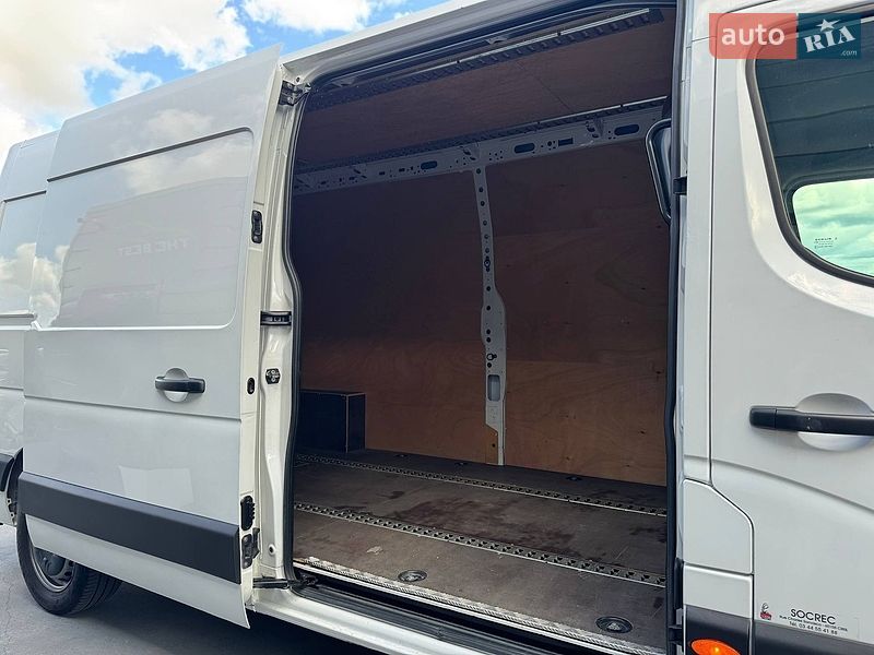 Вантажний фургон Renault Master 2021 в Рівному