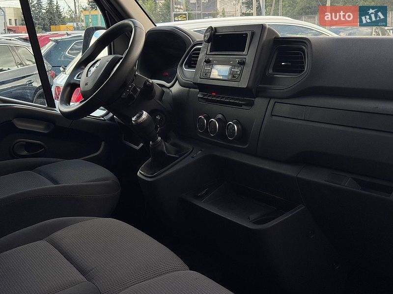 Вантажний фургон Renault Master 2021 в Рівному