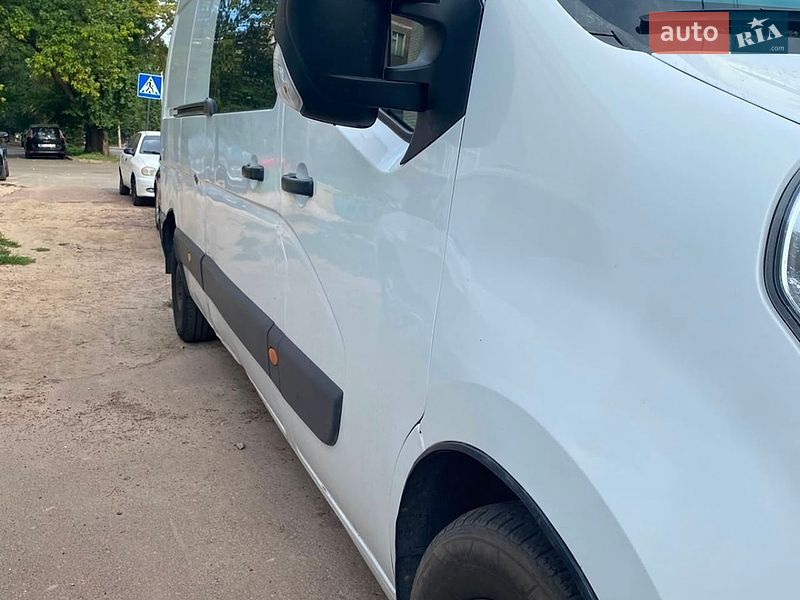 Мінівен Renault Master 2012 в Чернігові