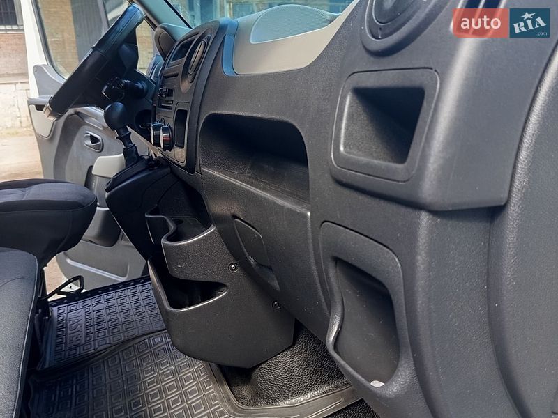 Мінівен Renault Master 2012 в Чернігові