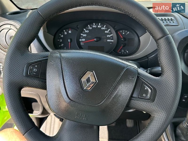 Вантажопасажирський фургон Renault Master 2017 в Великій Багачці