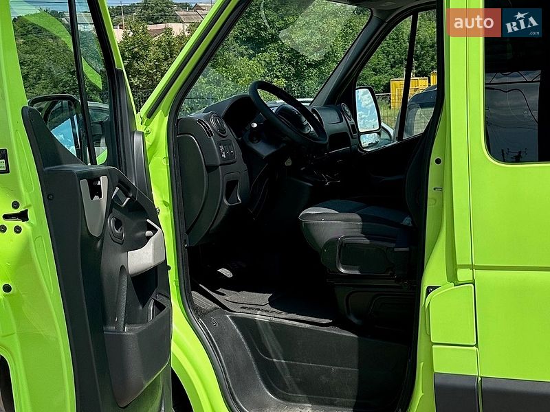 Вантажопасажирський фургон Renault Master 2017 в Великій Багачці