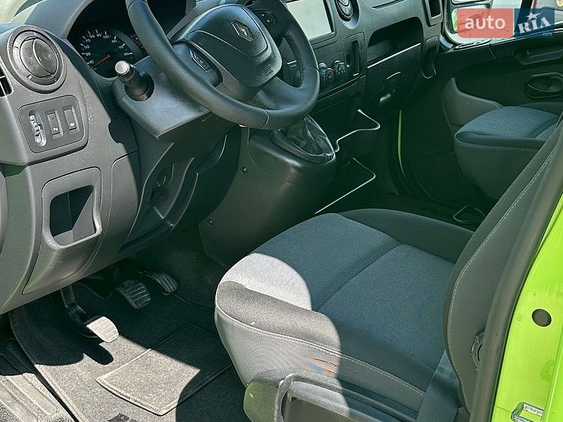 Вантажопасажирський фургон Renault Master 2017 в Великій Багачці