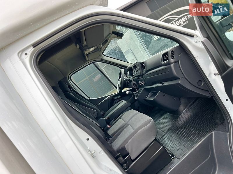 Тентованый Renault Master 2022 в Хусте