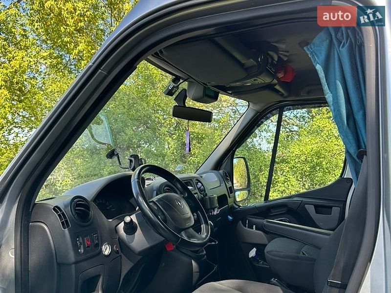 Автовоз Renault Master 2015 в Рівному