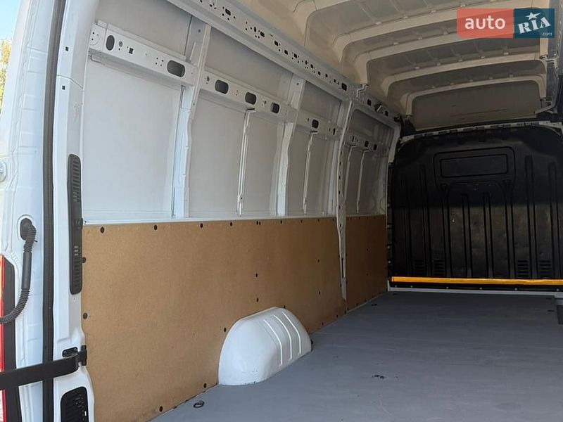 Грузовой фургон Renault Master 2019 в Луцке