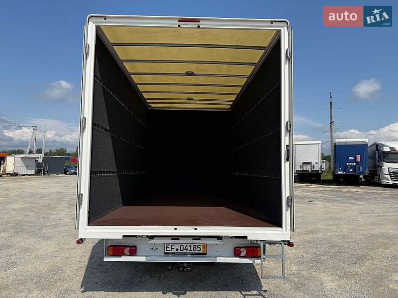 Вантажний фургон Renault Master 2018 в Львові