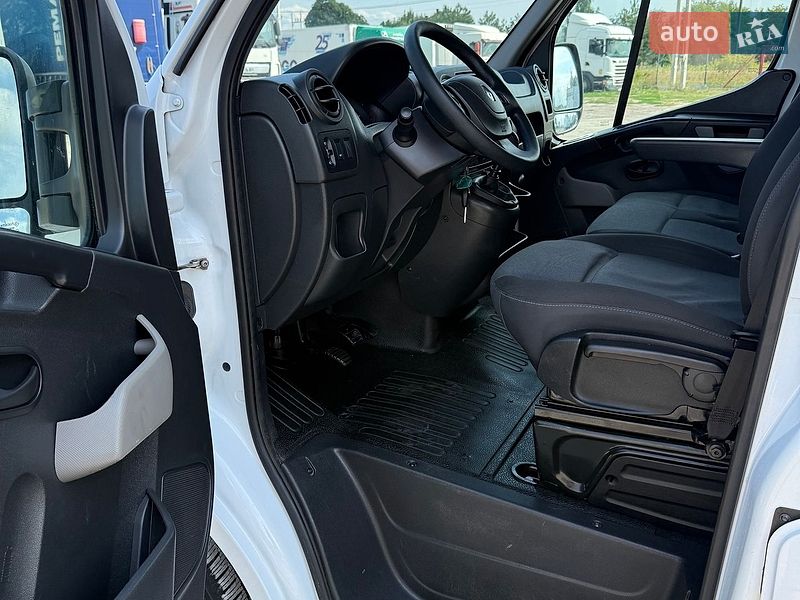 Вантажний фургон Renault Master 2018 в Львові