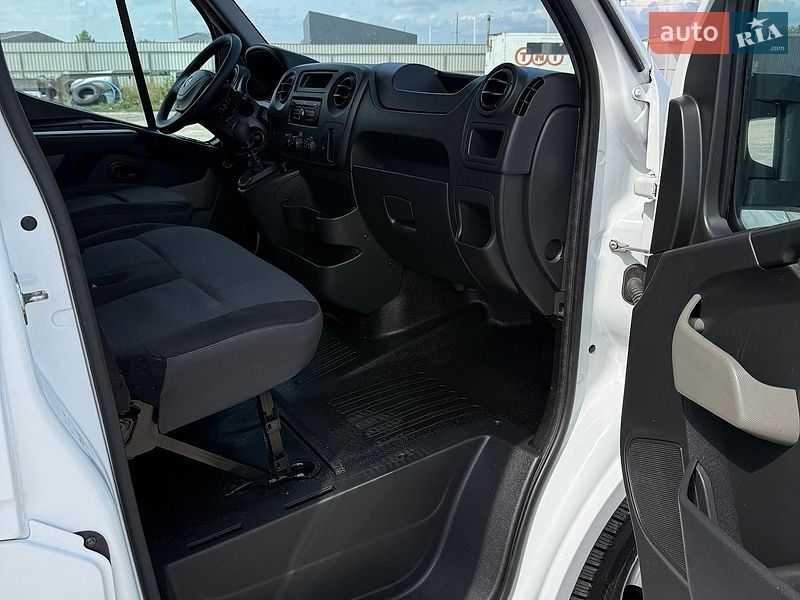 Вантажний фургон Renault Master 2018 в Львові